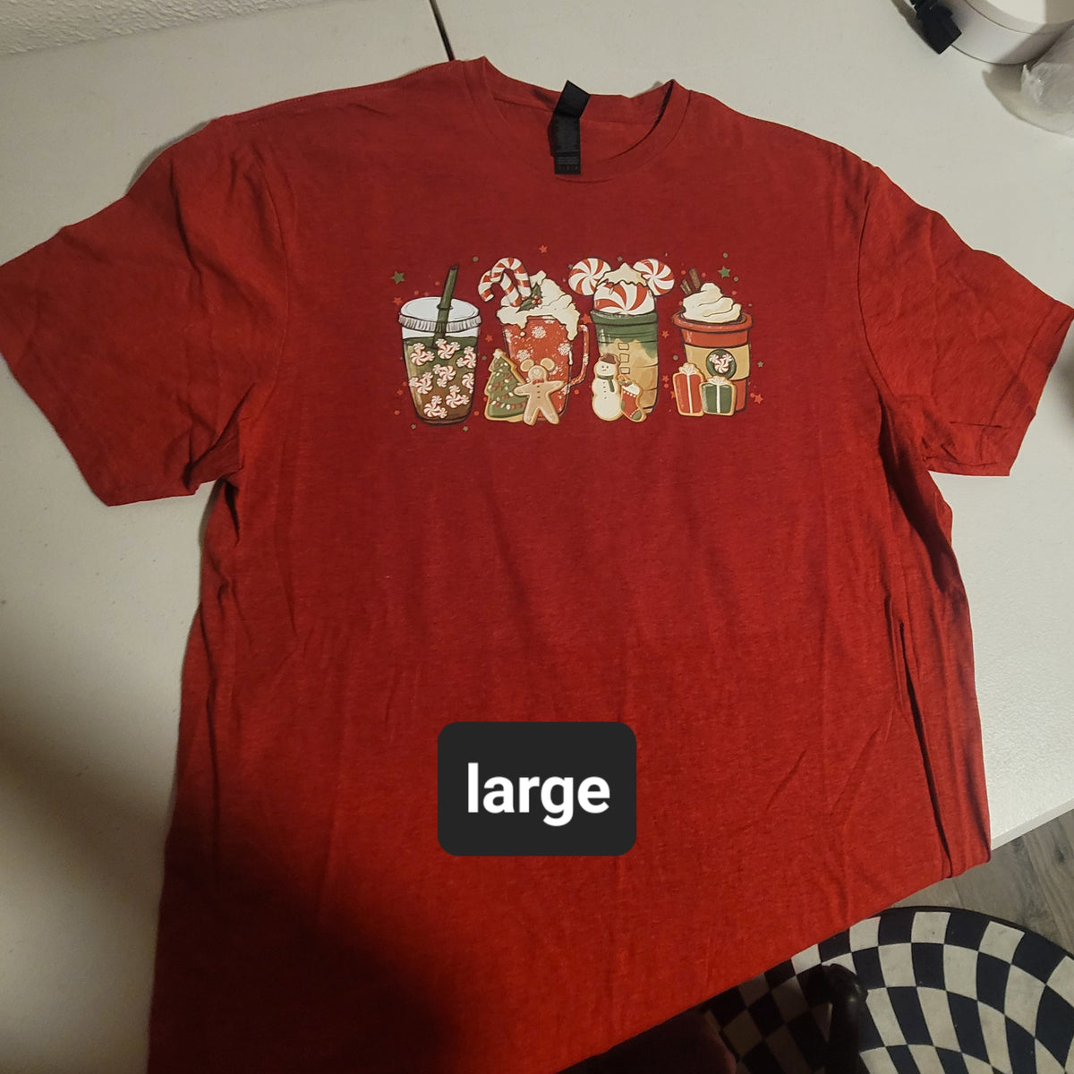 Peppermint Mouse Drinks Tshirt - L
