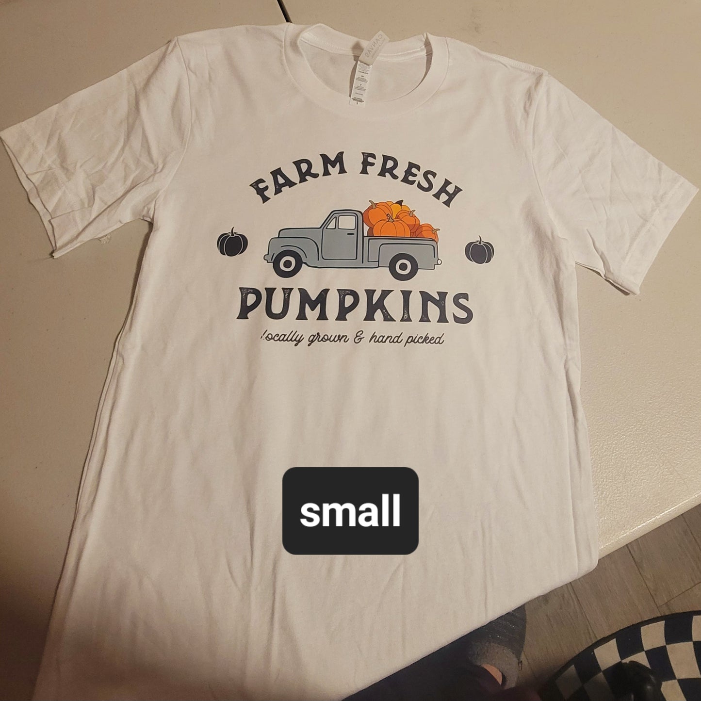 Farm Fresh Pumpkins Tshirt - S