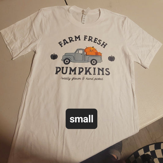 Farm Fresh Pumpkins Tshirt - S