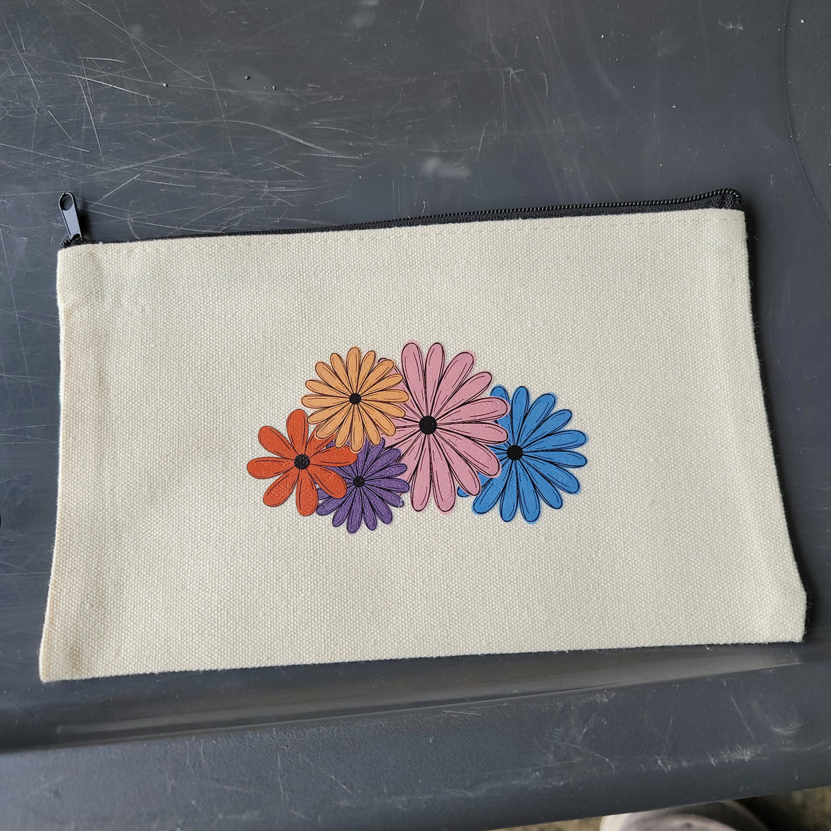 Daisies Pouch