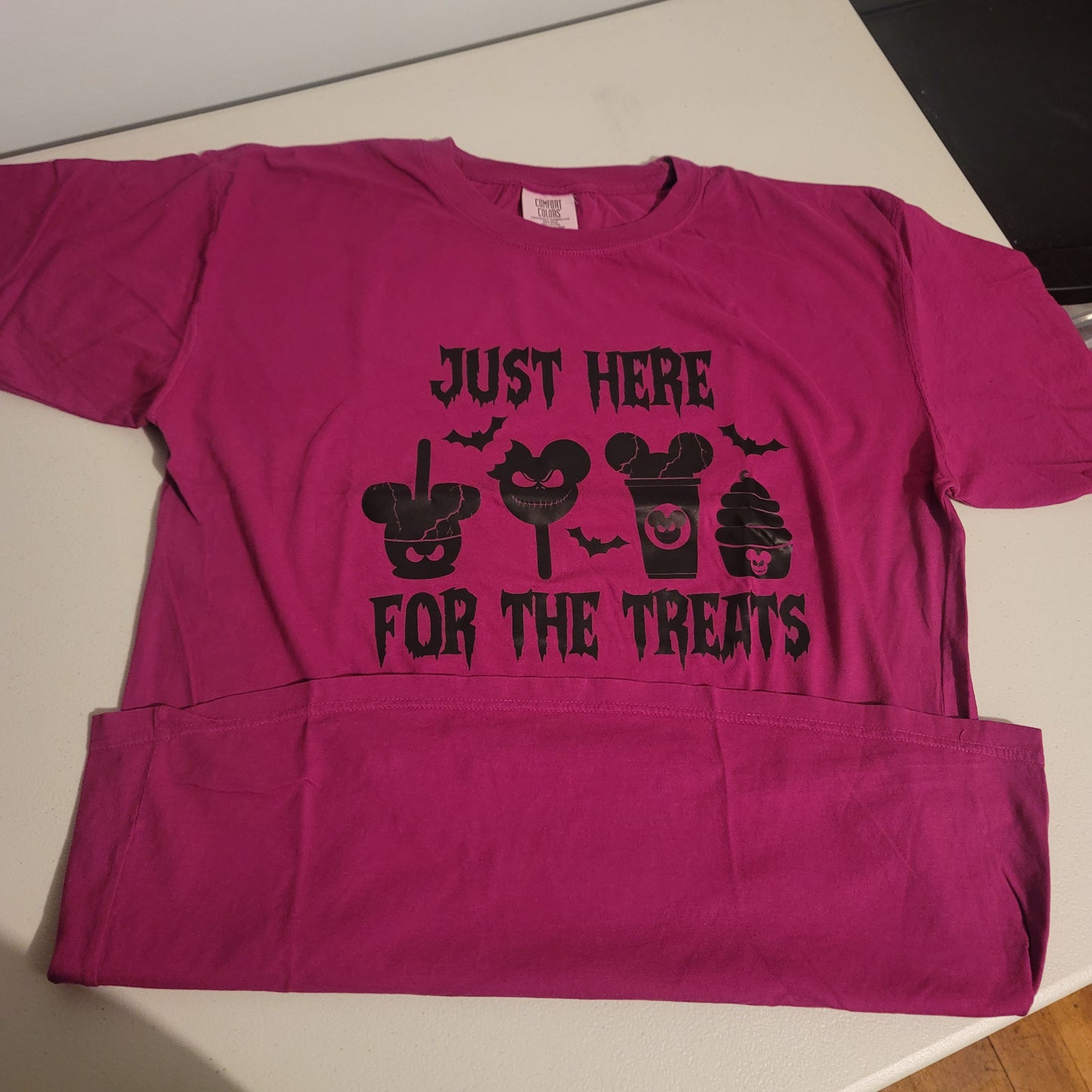 Here For The Treats Tshirt - L