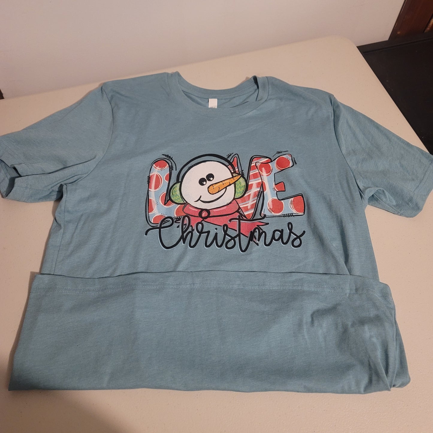 Love Christmas Snowman Tshirt - L