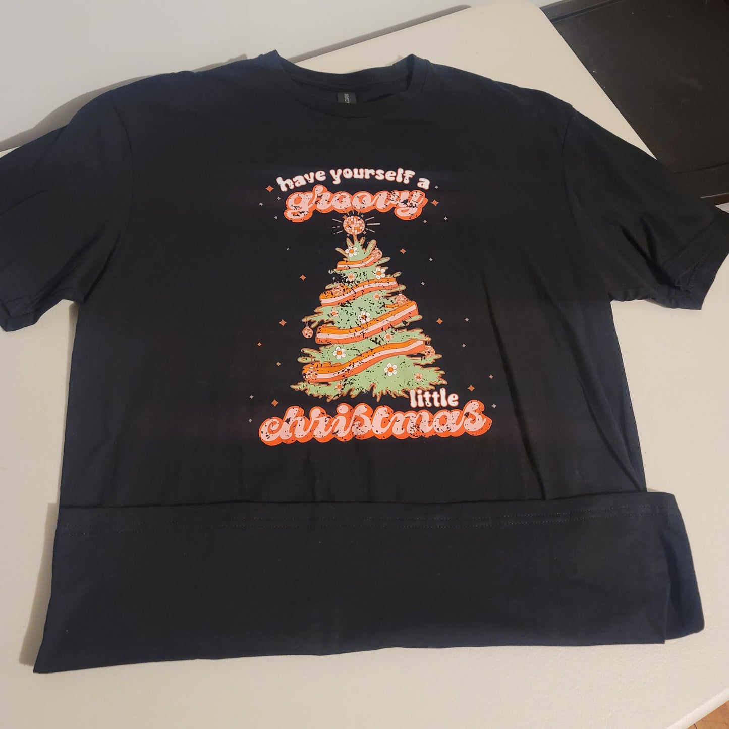 Groovy Christmas Tshirt - L